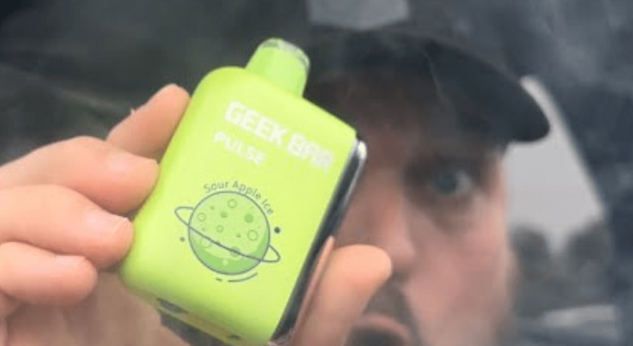 Which Common Procedures Are Applied in the Geek Bar Melosoma Max?