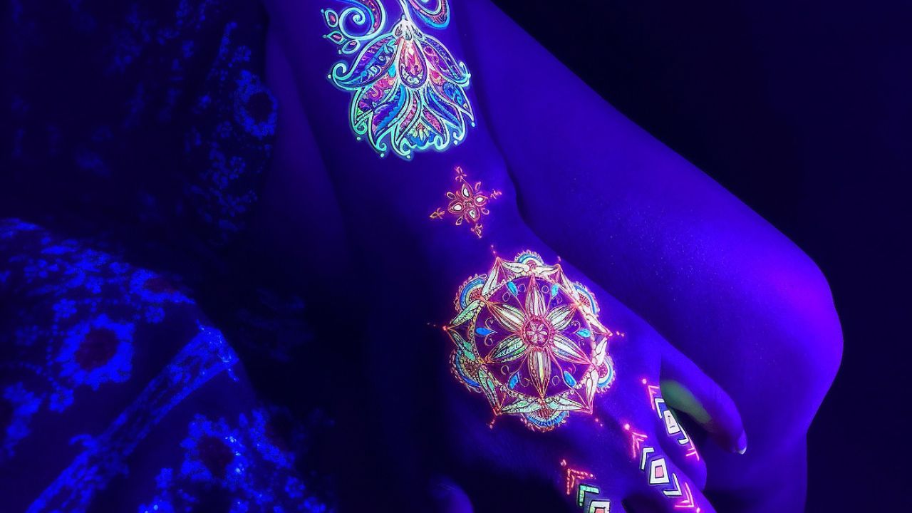 How Event Planners Can Light Up the Night with Glow Tattoos