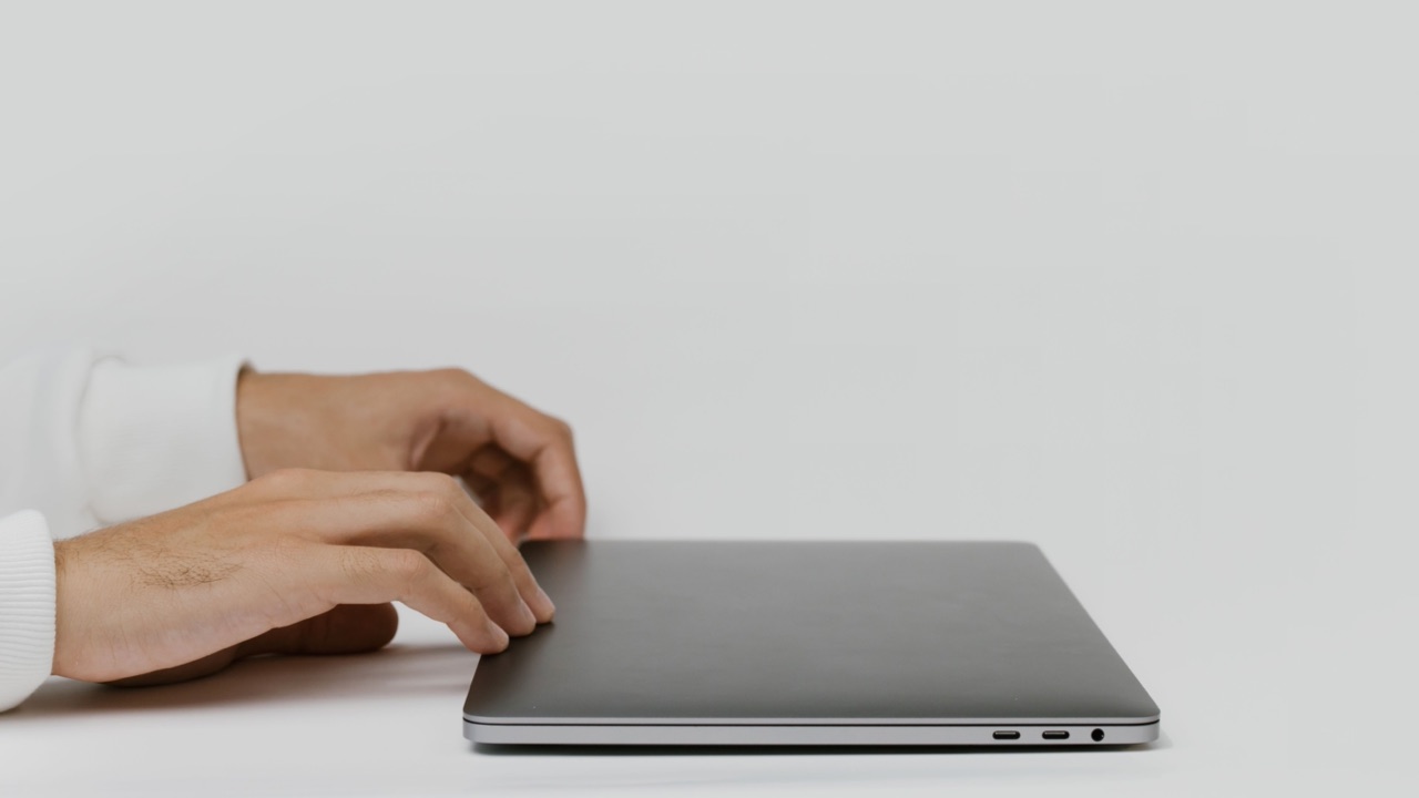 Why HP Laptop Battery Prices Vary So Much — and What Actually Explains the Difference